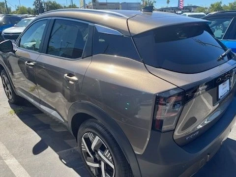 2026 Nissan Kicks - Image 7 of 20