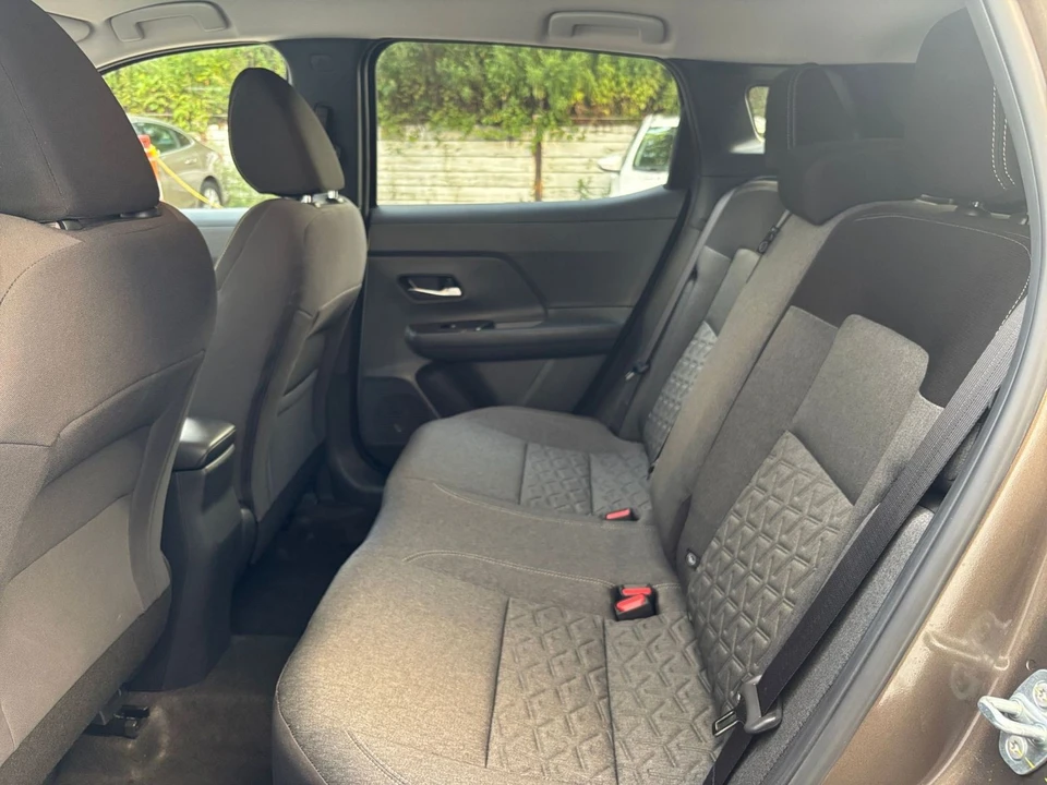 2026 Nissan Kicks - Image 26 of 31