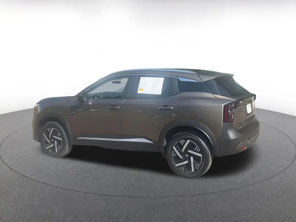 2026 Nissan Kicks - Image 12 of 31