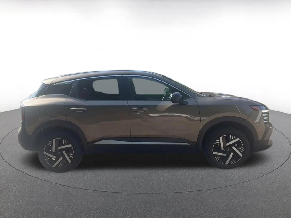 2026 Nissan Kicks - Image 18 of 31