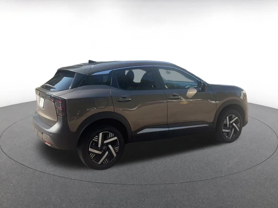 2026 Nissan Kicks - Image 17 of 31