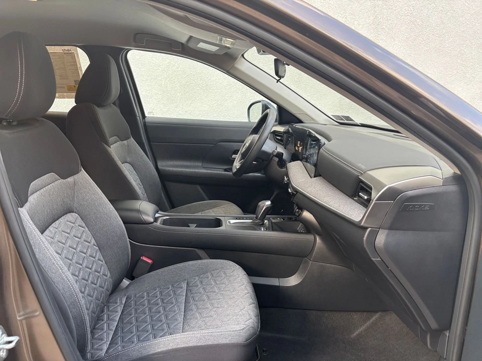 2026 Nissan Kicks - Image 27 of 31
