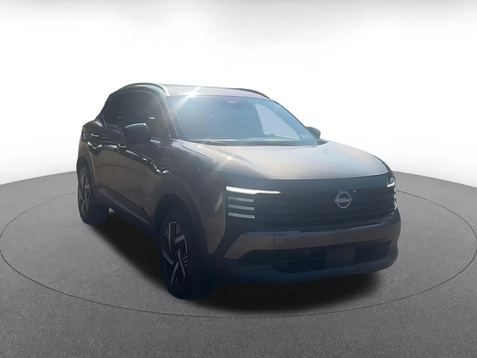 2026 Nissan Kicks - Image 3 of 31
