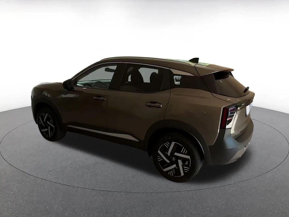 2026 Nissan Kicks - Image 11 of 31