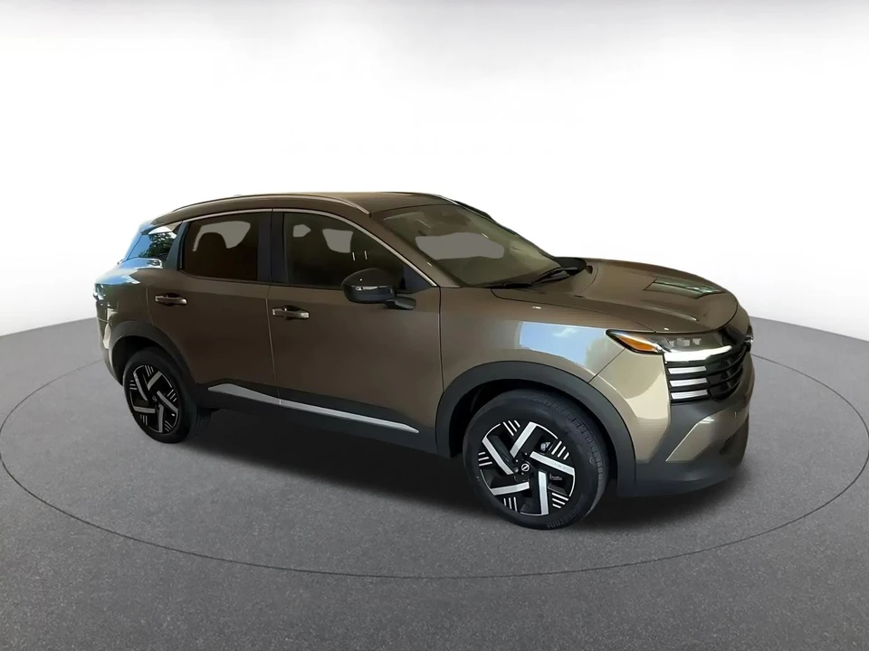 2026 Nissan Kicks - Image 2 of 31