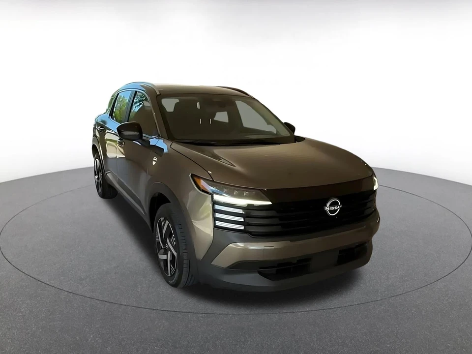 2026 Nissan Kicks - Image 3 of 31