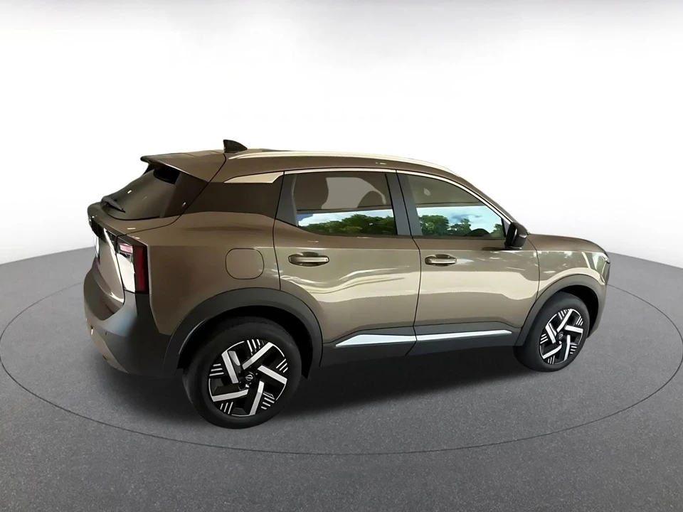 2026 Nissan Kicks - Image 15 of 31
