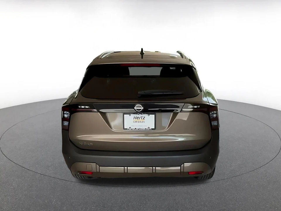 2026 Nissan Kicks - Image 12 of 31