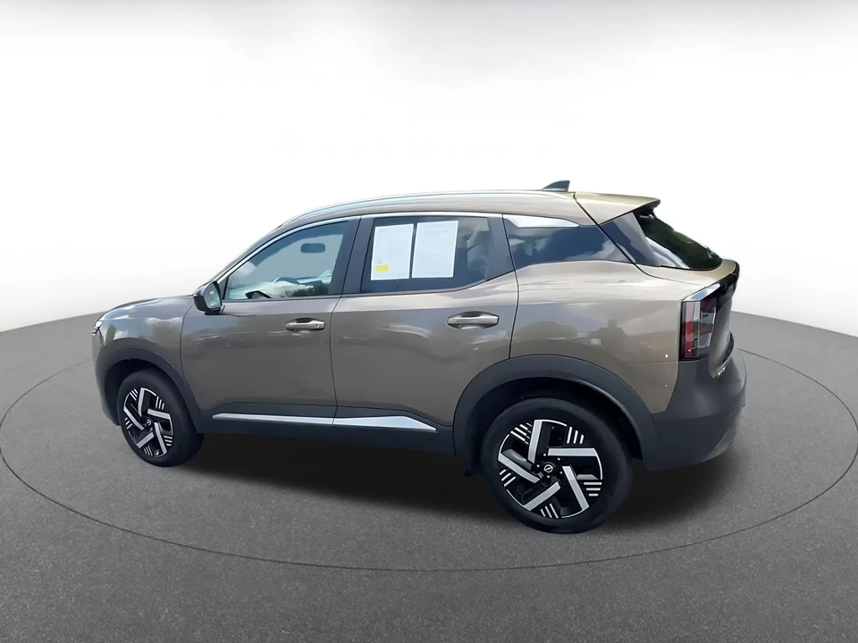 2026 Nissan Kicks - Image 11 of 31