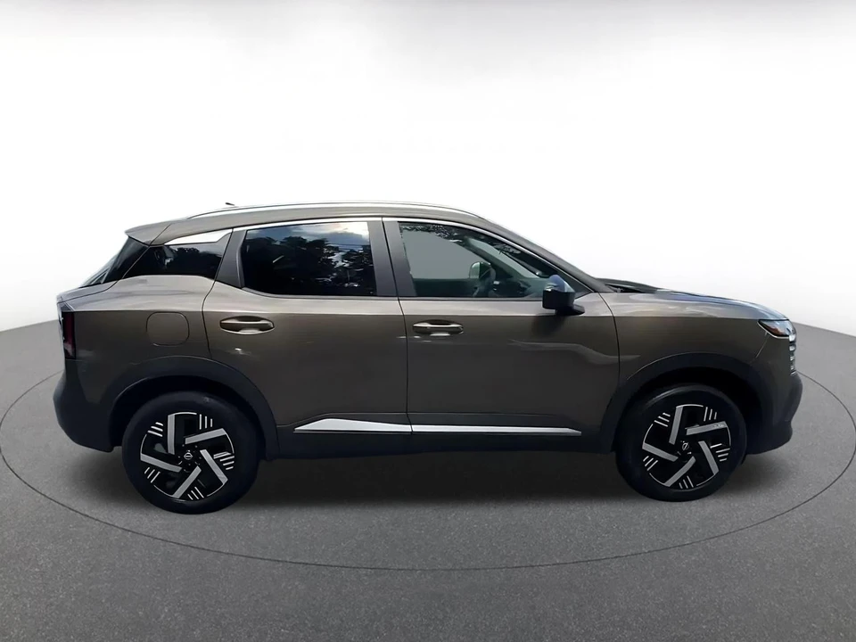 2026 Nissan Kicks - Image 17 of 31