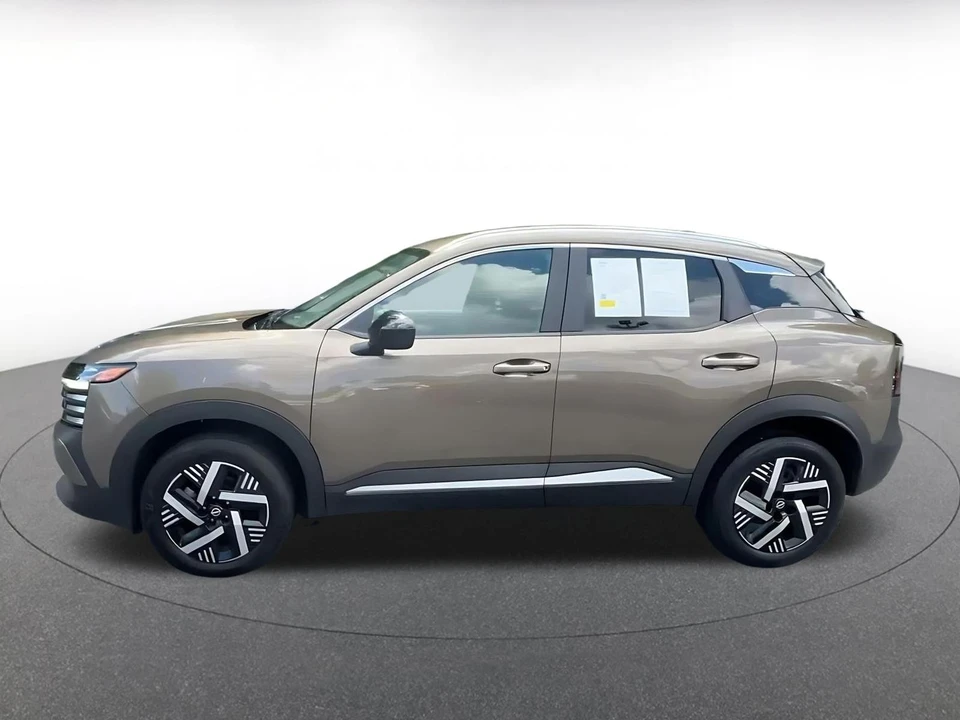 2026 Nissan Kicks - Image 9 of 31