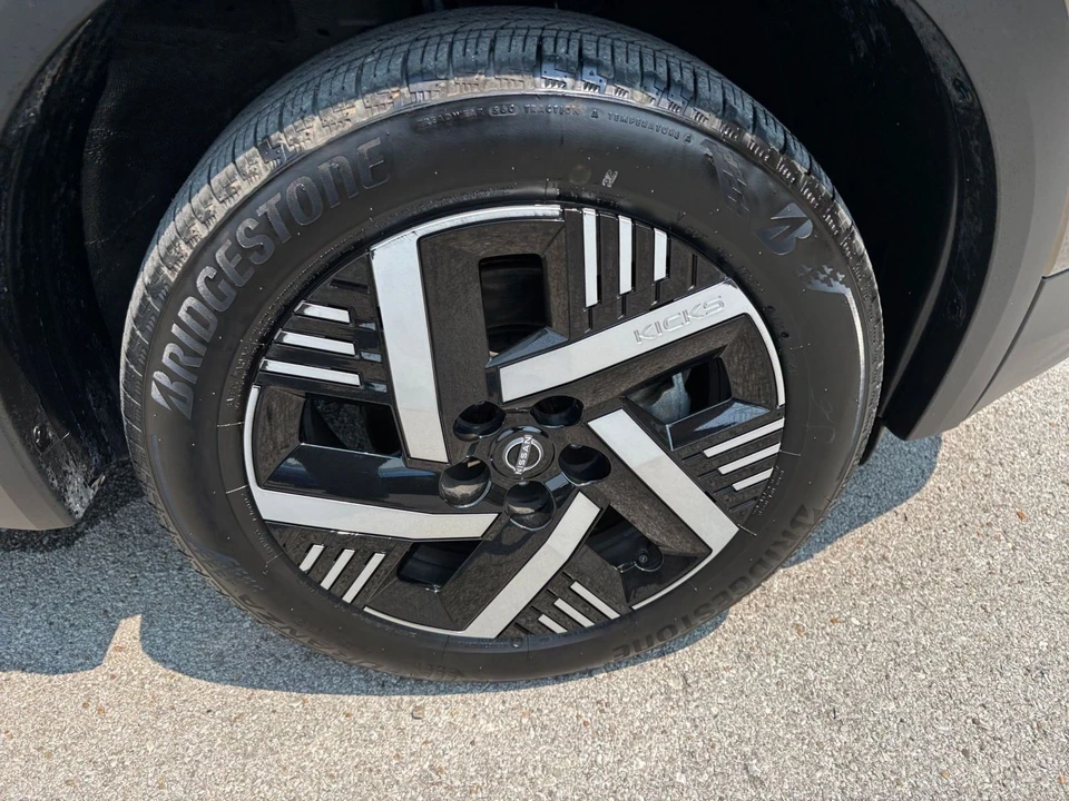2026 Nissan Kicks - Image 30 of 31