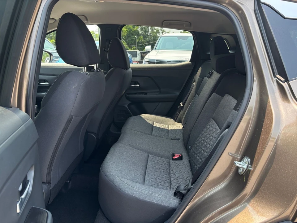 2026 Nissan Kicks - Image 25 of 31