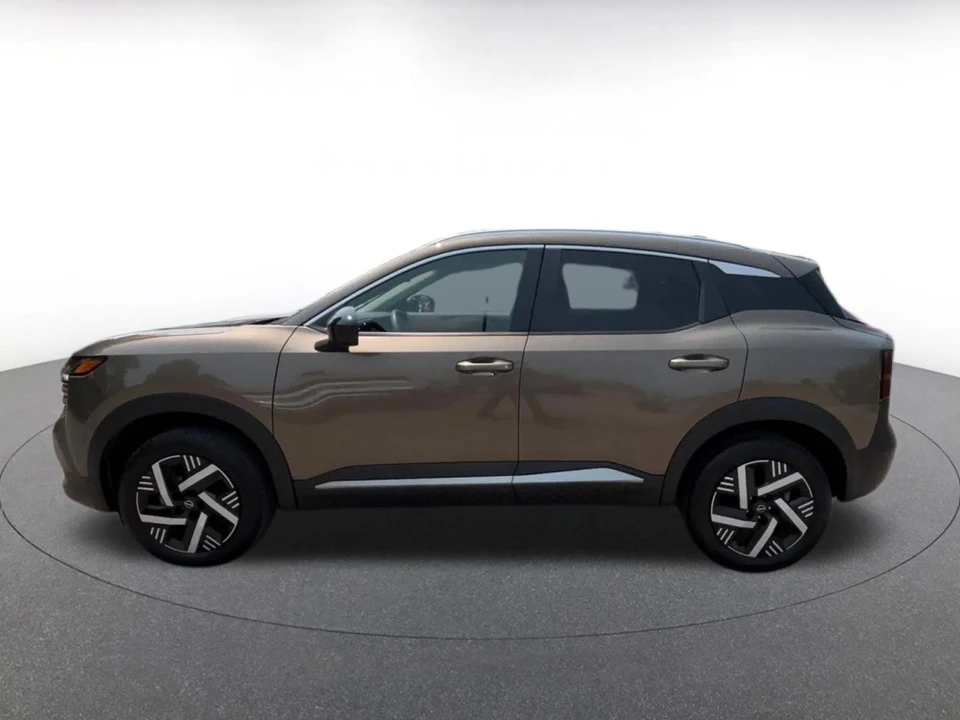 2026 Nissan Kicks - Image 11 of 31