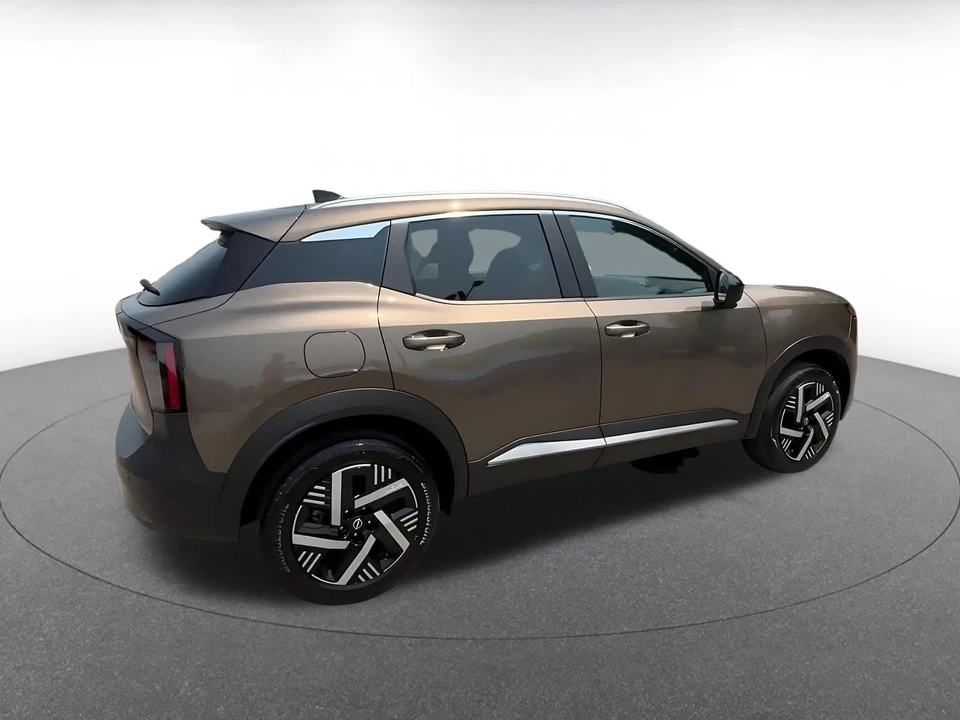 2026 Nissan Kicks - Image 17 of 31