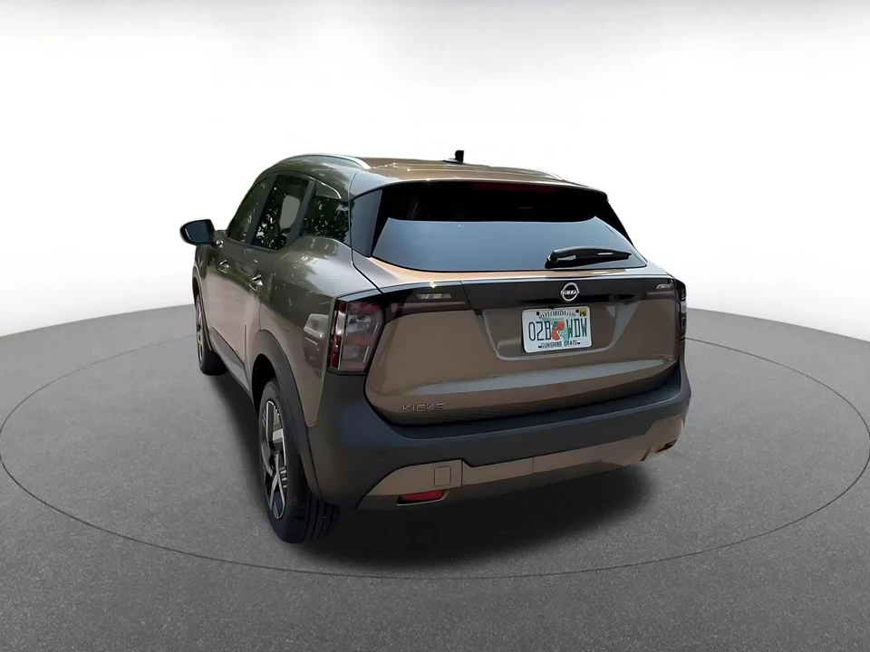 2026 Nissan Kicks - Image 13 of 31