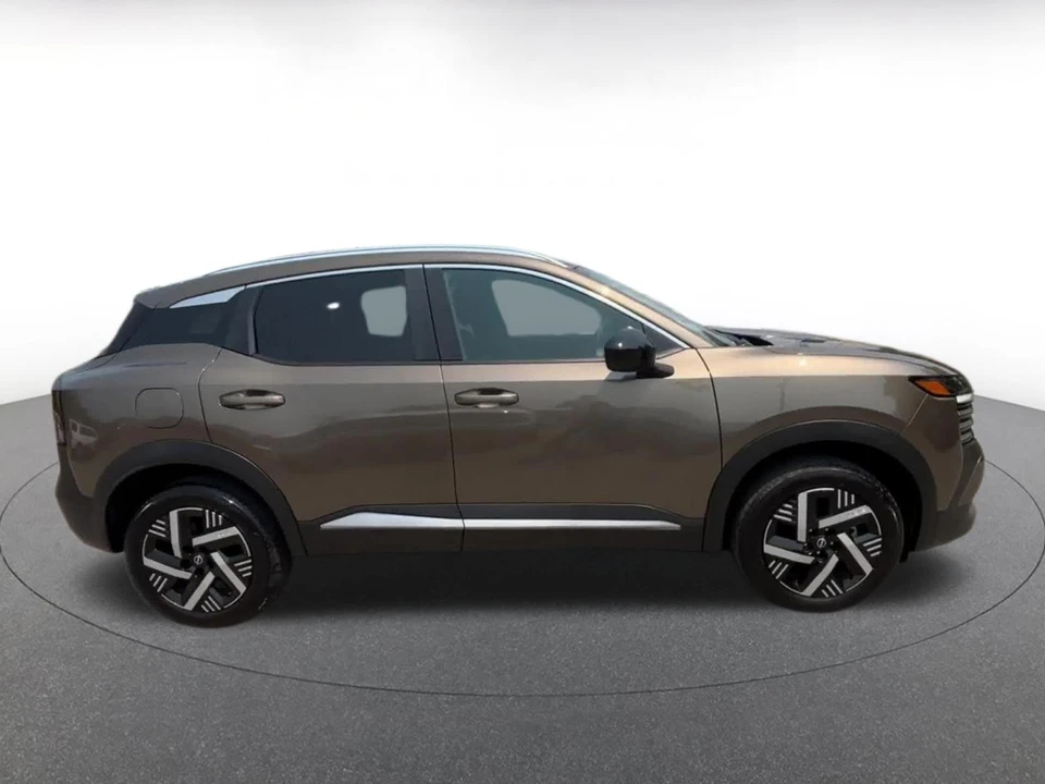 2026 Nissan Kicks - Image 18 of 31