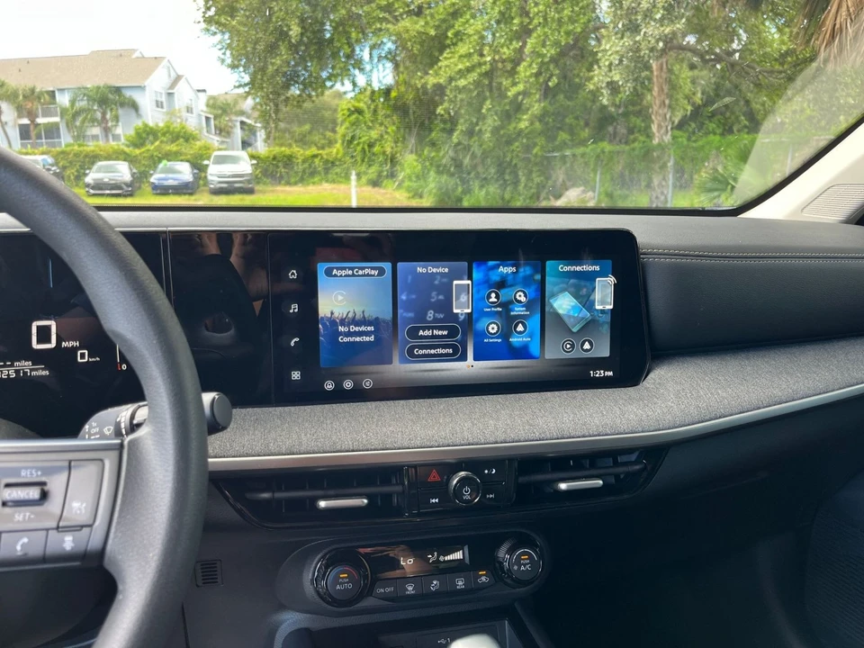 2026 Nissan Kicks - Image 18 of 31