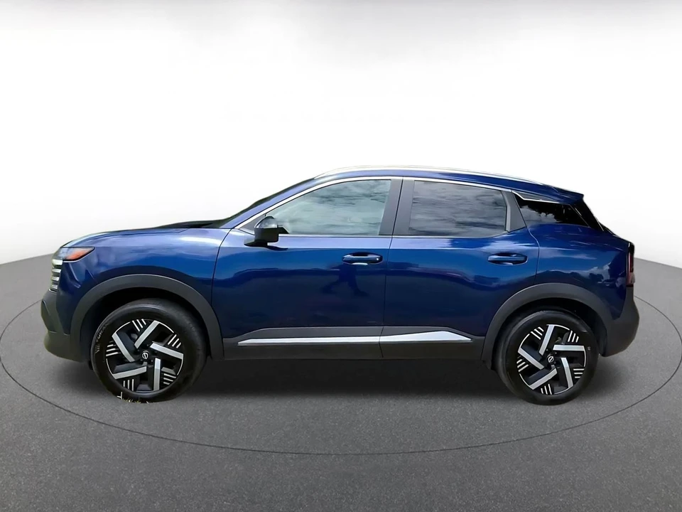 2026 Nissan Kicks - Image 9 of 31