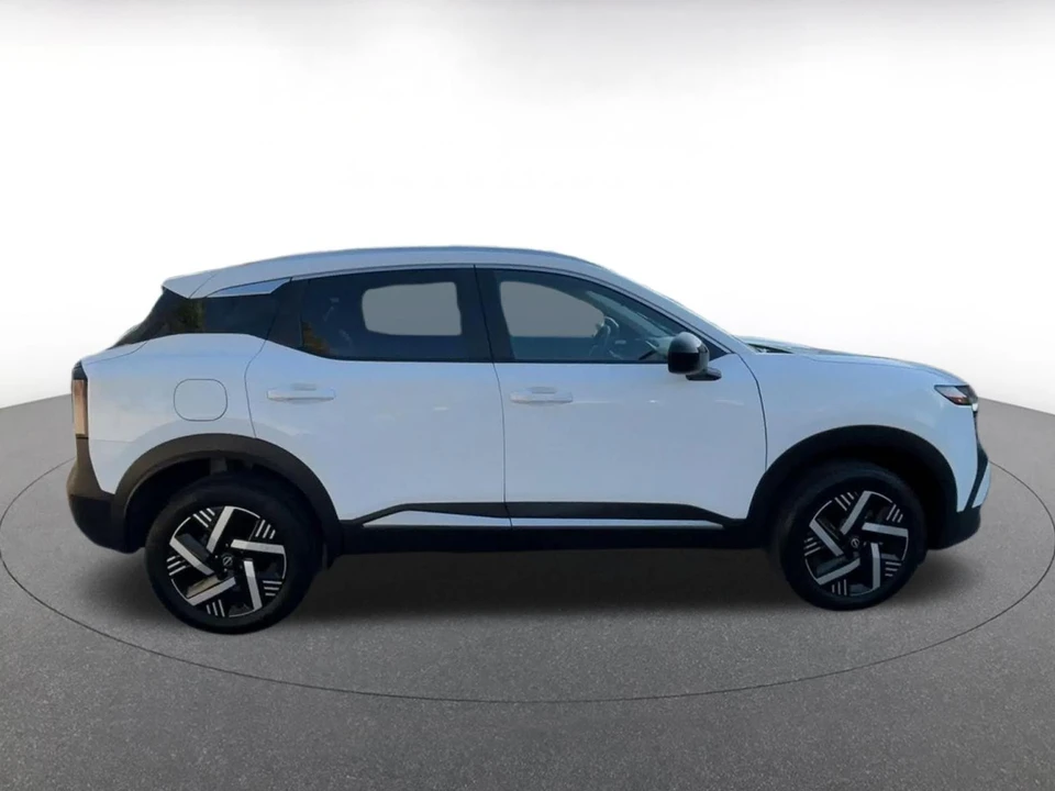 2026 Nissan Kicks - Image 17 of 31