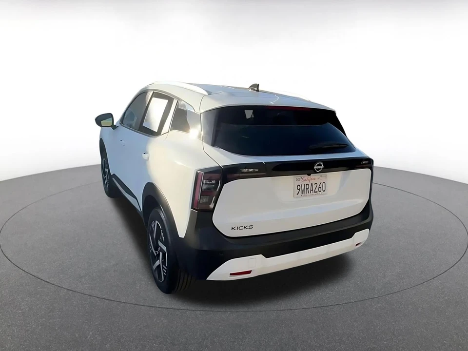 2026 Nissan Kicks - Image 12 of 31