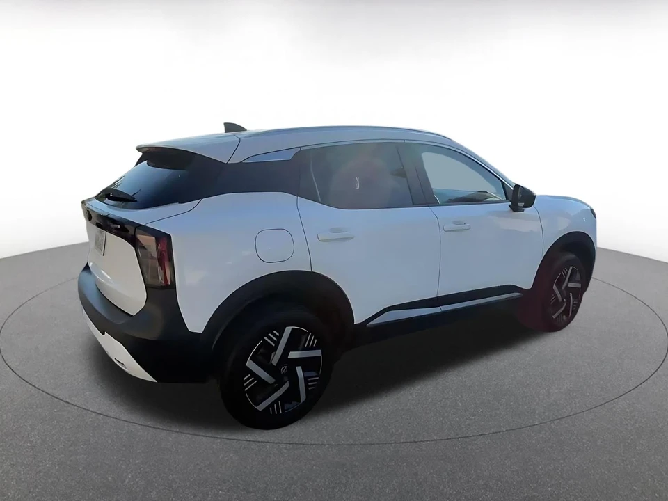 2026 Nissan Kicks - Image 15 of 31