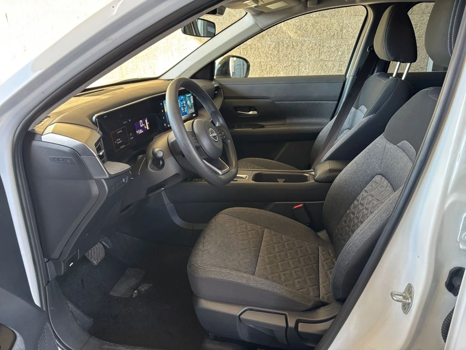2026 Nissan Kicks - Image 27 of 31