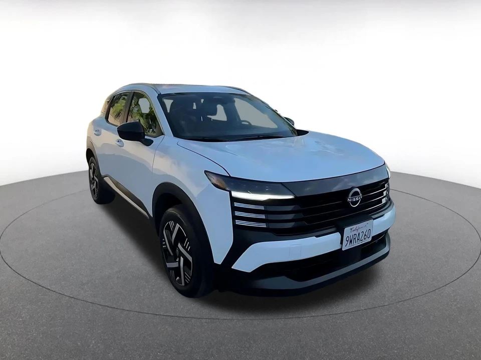 2026 Nissan Kicks - Image 3 of 31