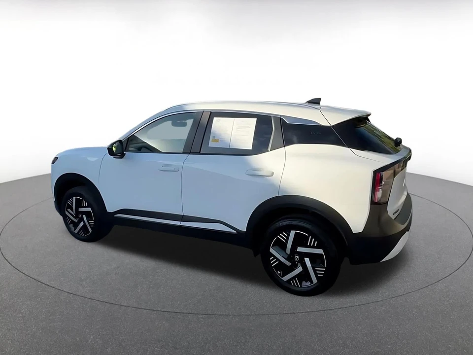2026 Nissan Kicks - Image 11 of 31