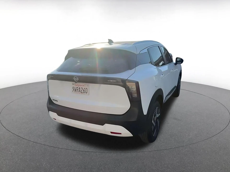 2026 Nissan Kicks - Image 16 of 31