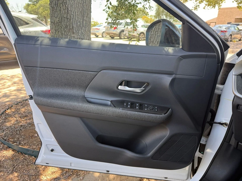 2026 Nissan Kicks - Image 20 of 31