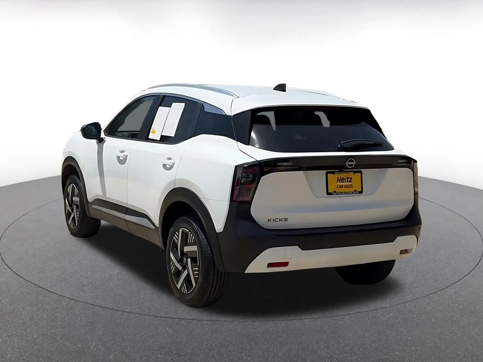 2026 Nissan Kicks - Image 12 of 31