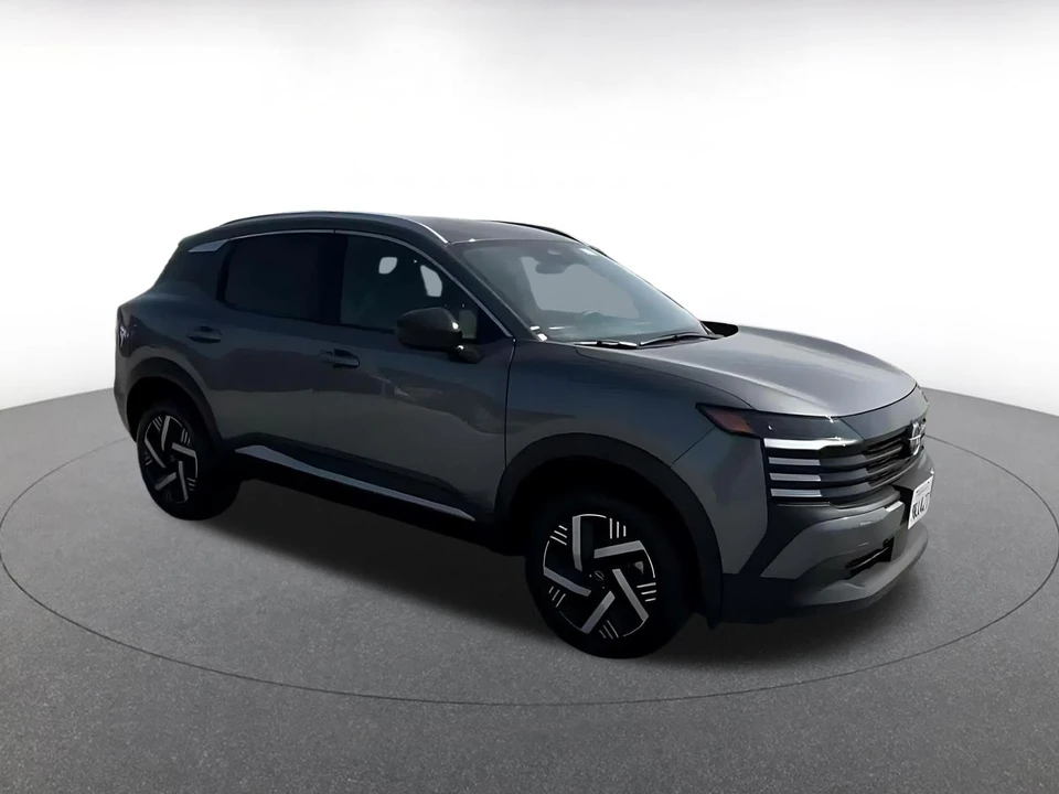 2026 Nissan Kicks - Image 2 of 31