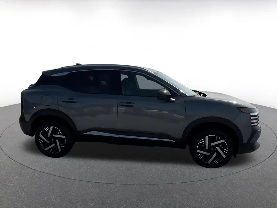 2026 Nissan Kicks - Image 17 of 31