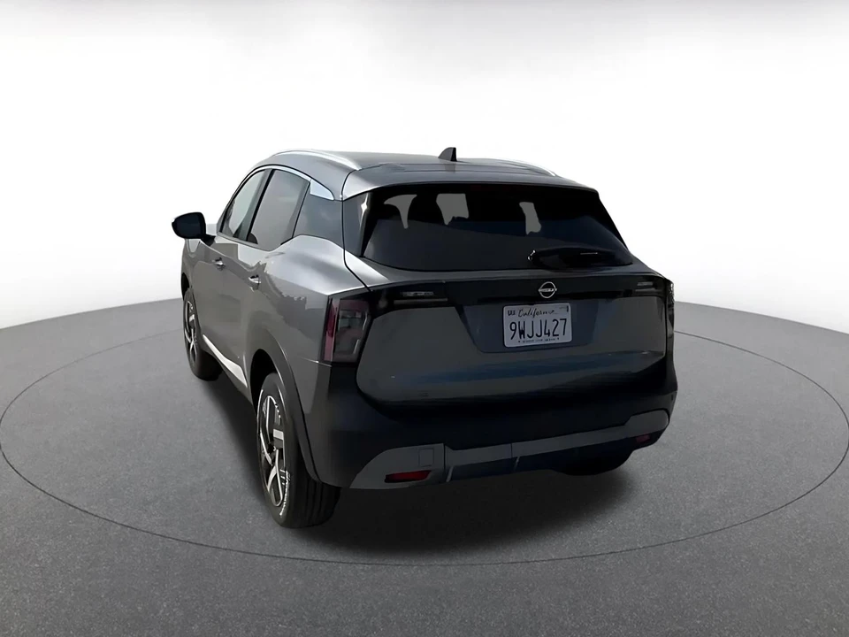 2026 Nissan Kicks - Image 12 of 31