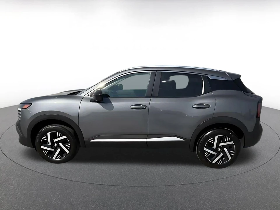 2026 Nissan Kicks - Image 9 of 31