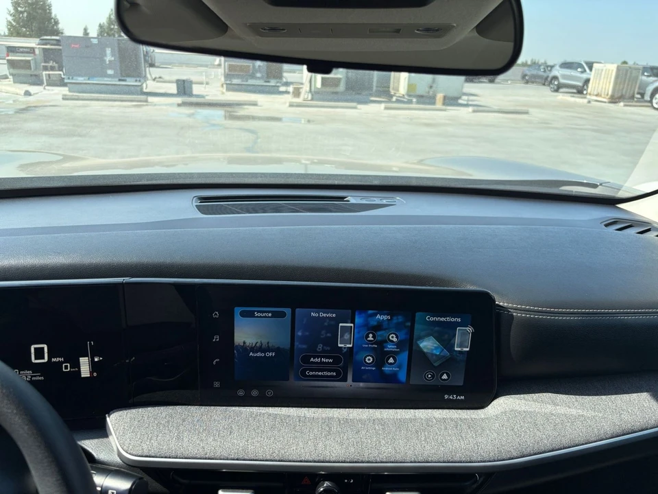 2026 Nissan Kicks - Image 18 of 31