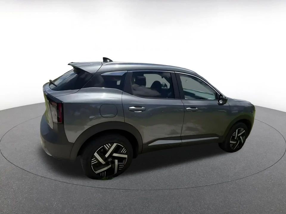 2026 Nissan Kicks - Image 15 of 31