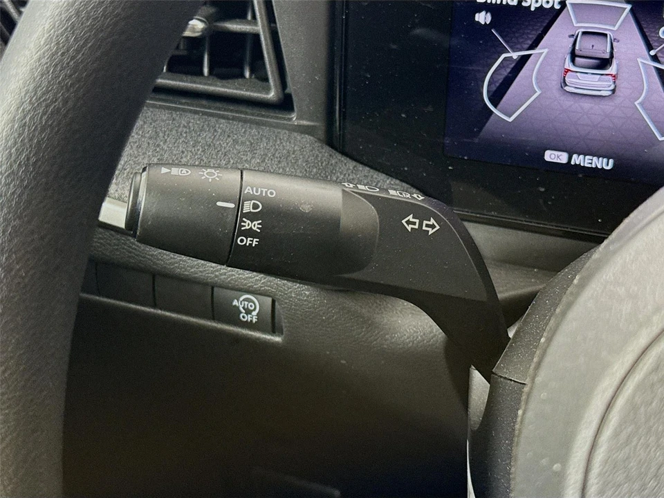 2026 Nissan Kicks - Image 5 of 31
