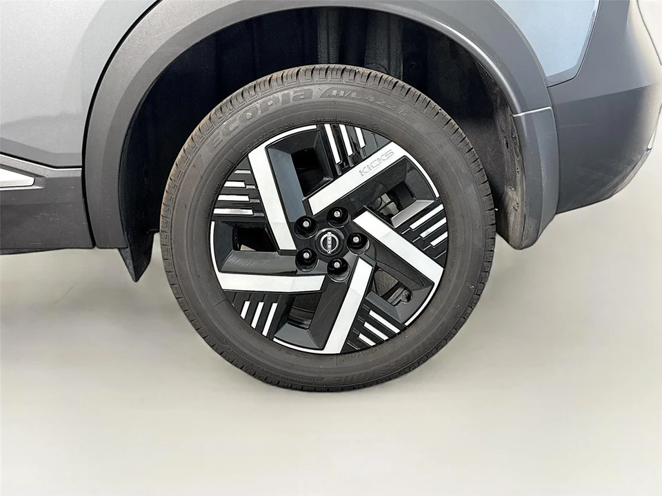 2026 Nissan Kicks - Image 27 of 31