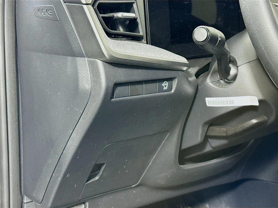 2026 Nissan Kicks - Image 7 of 31
