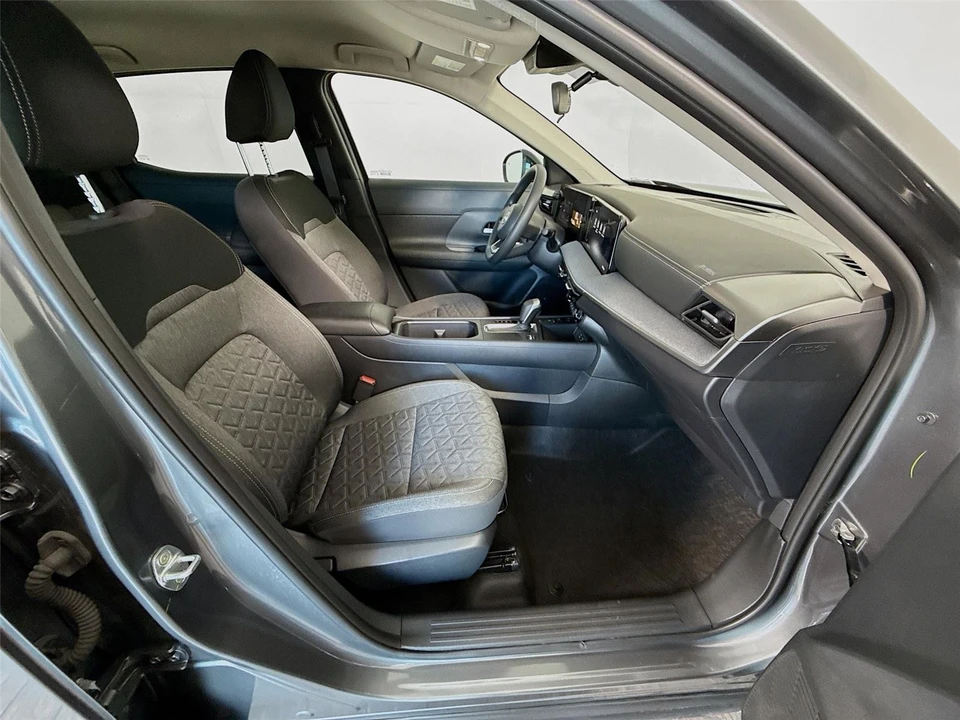 2026 Nissan Kicks - Image 18 of 31