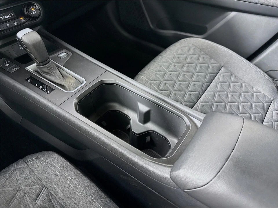 2026 Nissan Kicks - Image 8 of 31