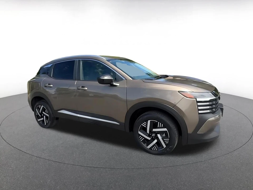 2026 Nissan Kicks - Image 2 of 31