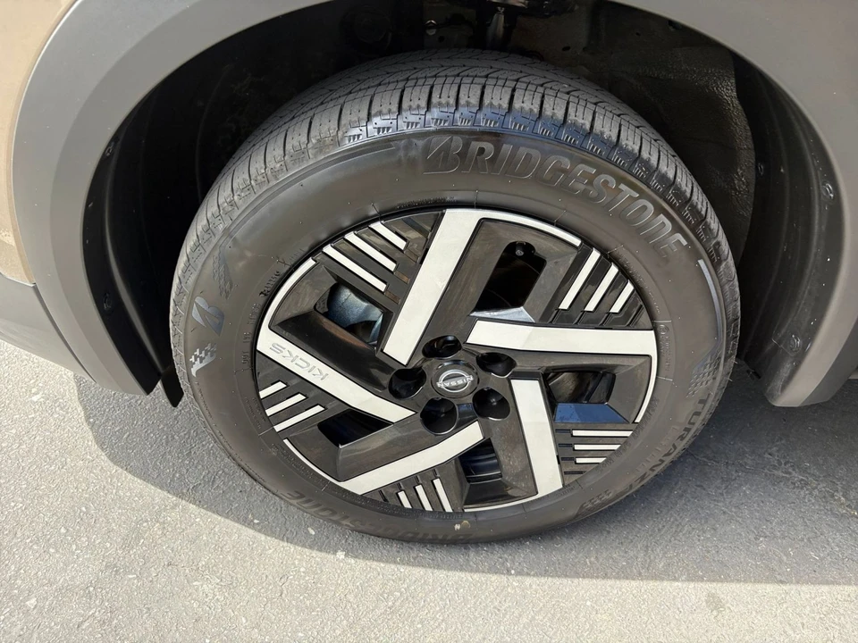 2026 Nissan Kicks - Image 30 of 31