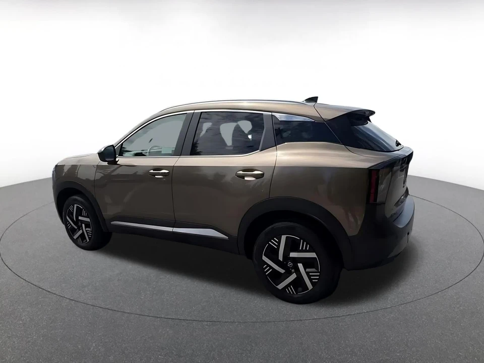 2026 Nissan Kicks - Image 11 of 31