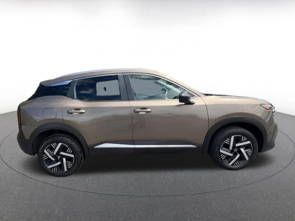 2026 Nissan Kicks - Image 17 of 31