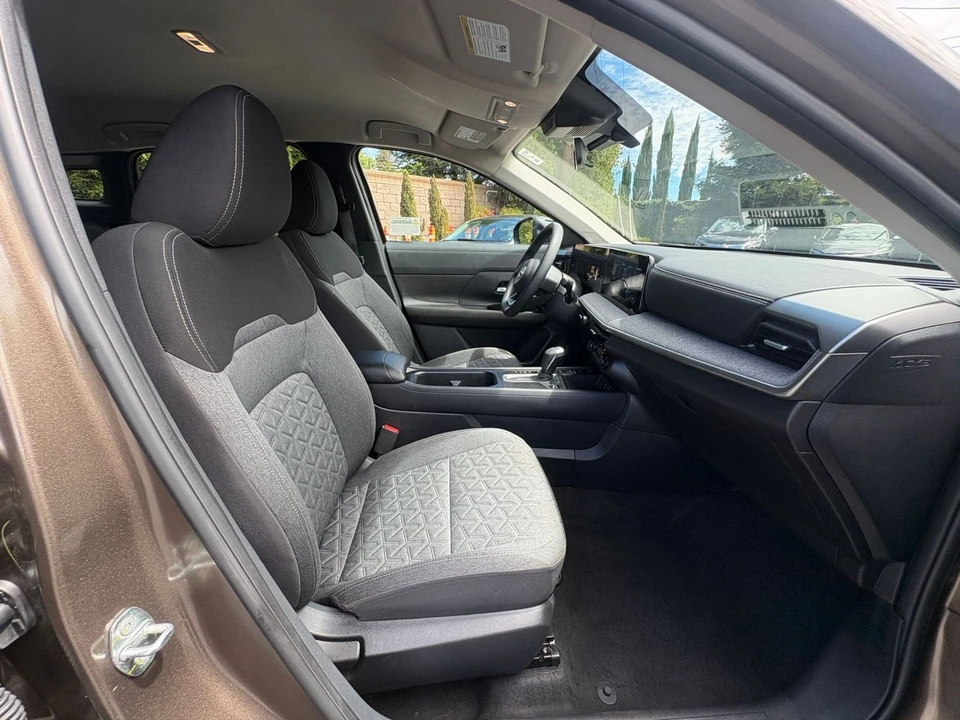 2026 Nissan Kicks - Image 27 of 31