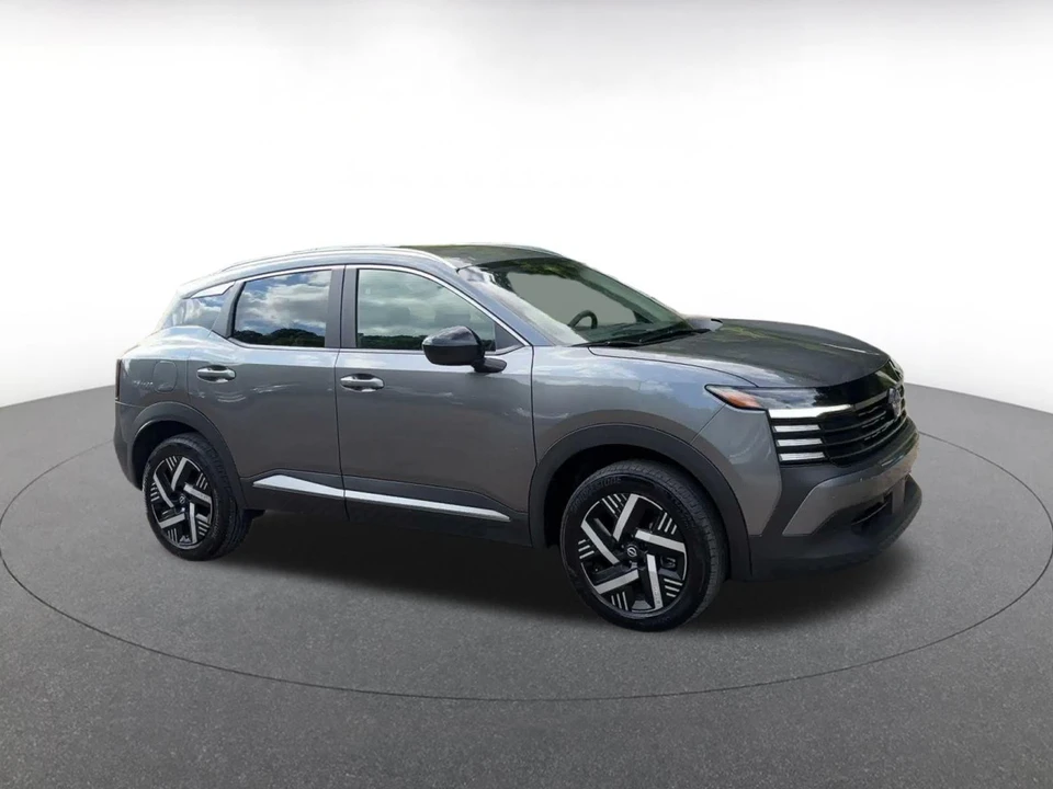 2026 Nissan Kicks - Image 2 of 31