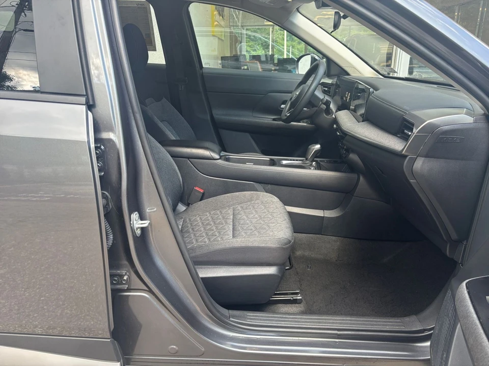 2026 Nissan Kicks - Image 27 of 31